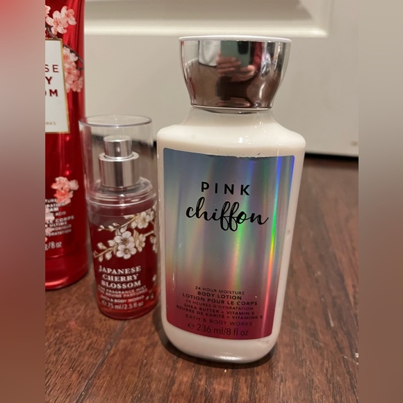 Bath and body works bundle!! - Picture 2 of 4